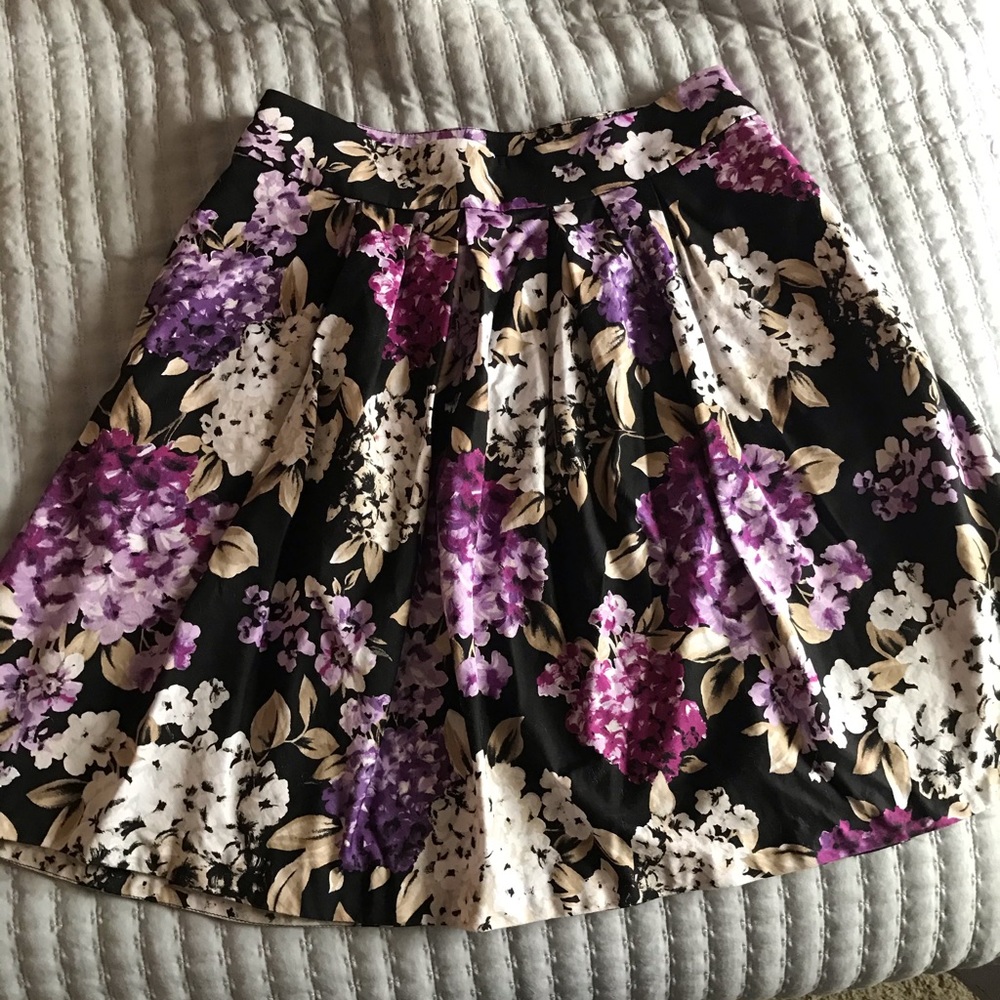 White House black market floral lined skirt